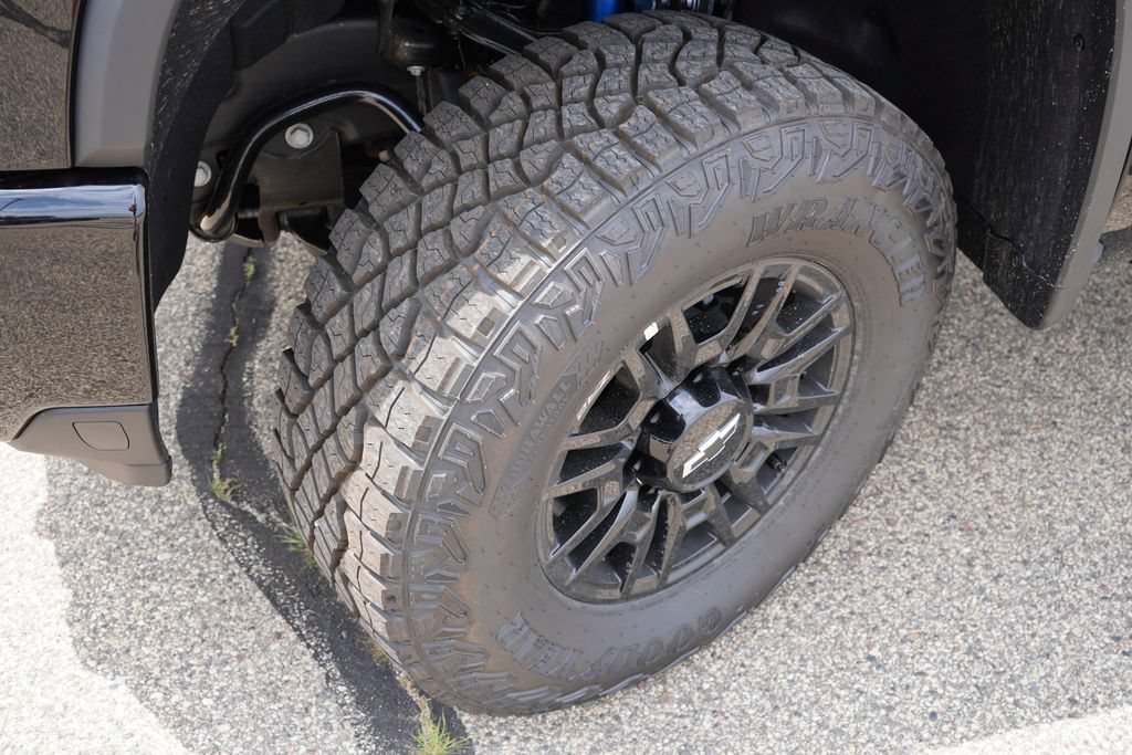 New 2026 Chevrolet Silverado 2500 ZR2 AWD/4WD image 9