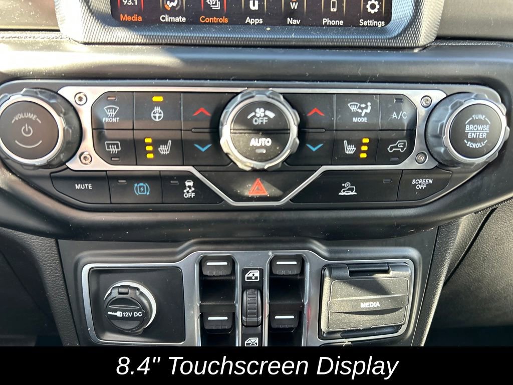 Used 2023 Jeep Wrangler Unlimited w/ Sun & Screen Package image 38