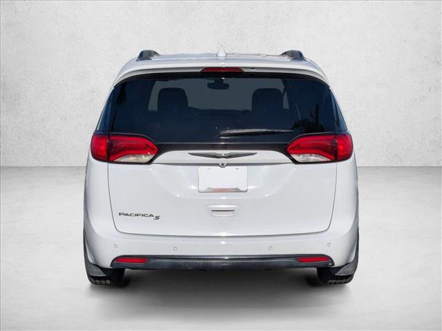 Used 2018 Chrysler Pacifica Touring-L Plus w/ S Appearance Package image 7