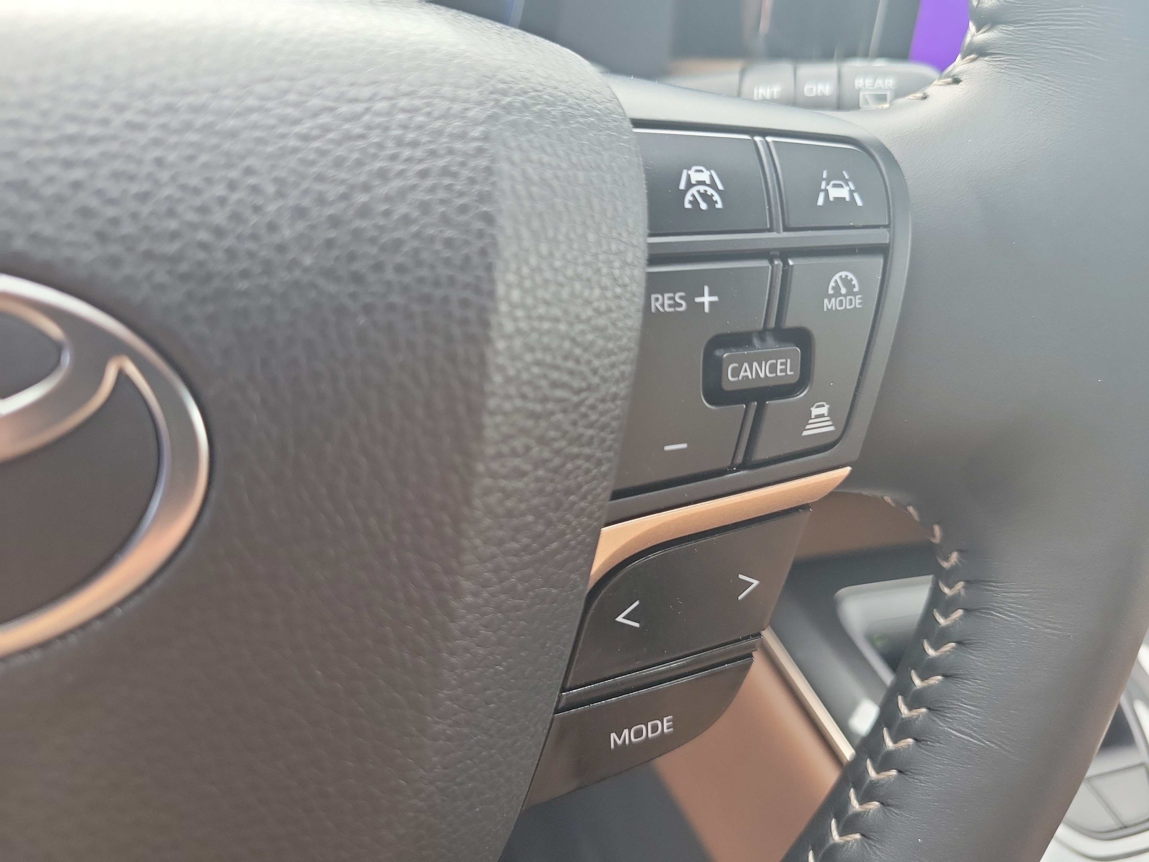 Certified 2025 Toyota Crown Signia AWD/4WD image 29