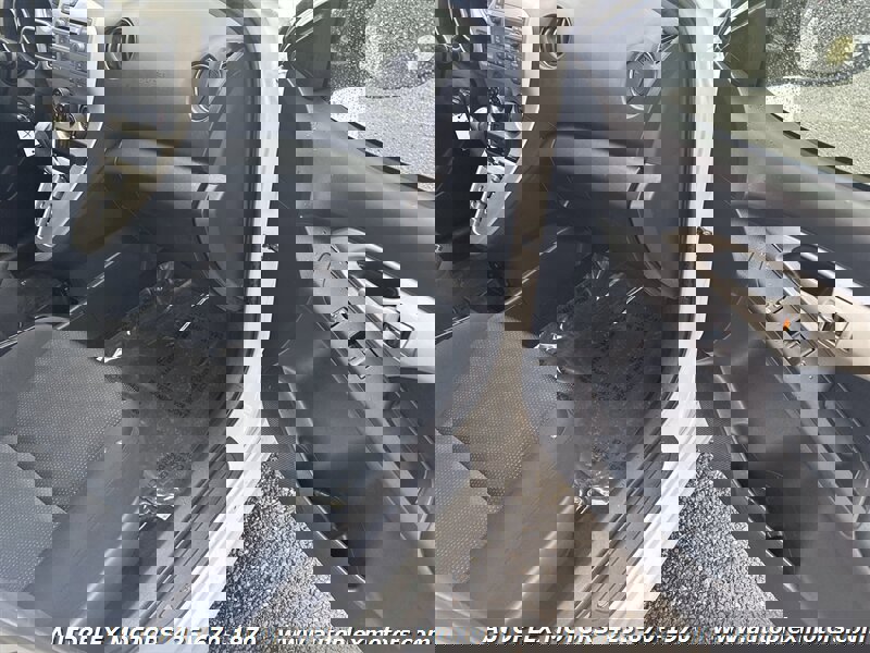 Used 2010 Toyota Matrix S image 9