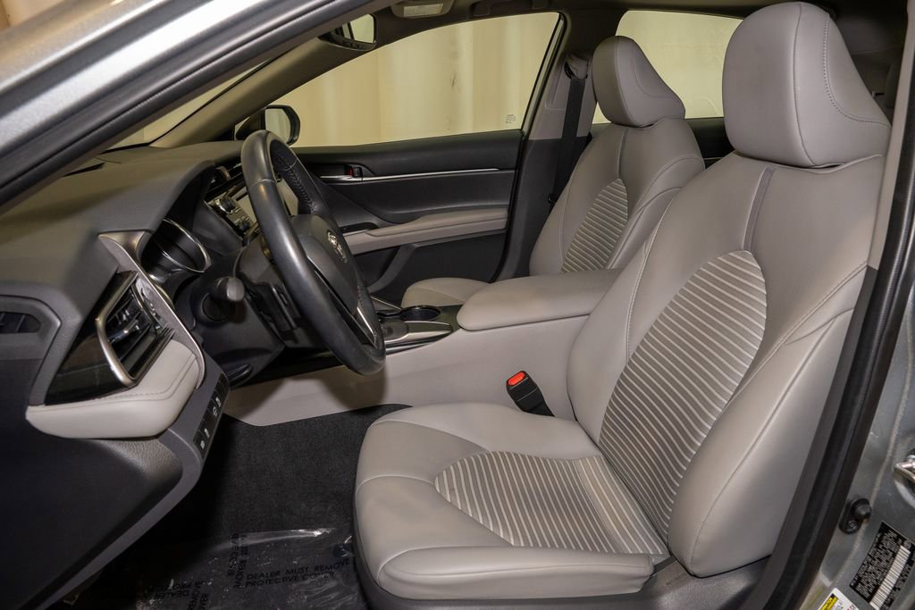 Used 2020 Toyota Camry SE image 10