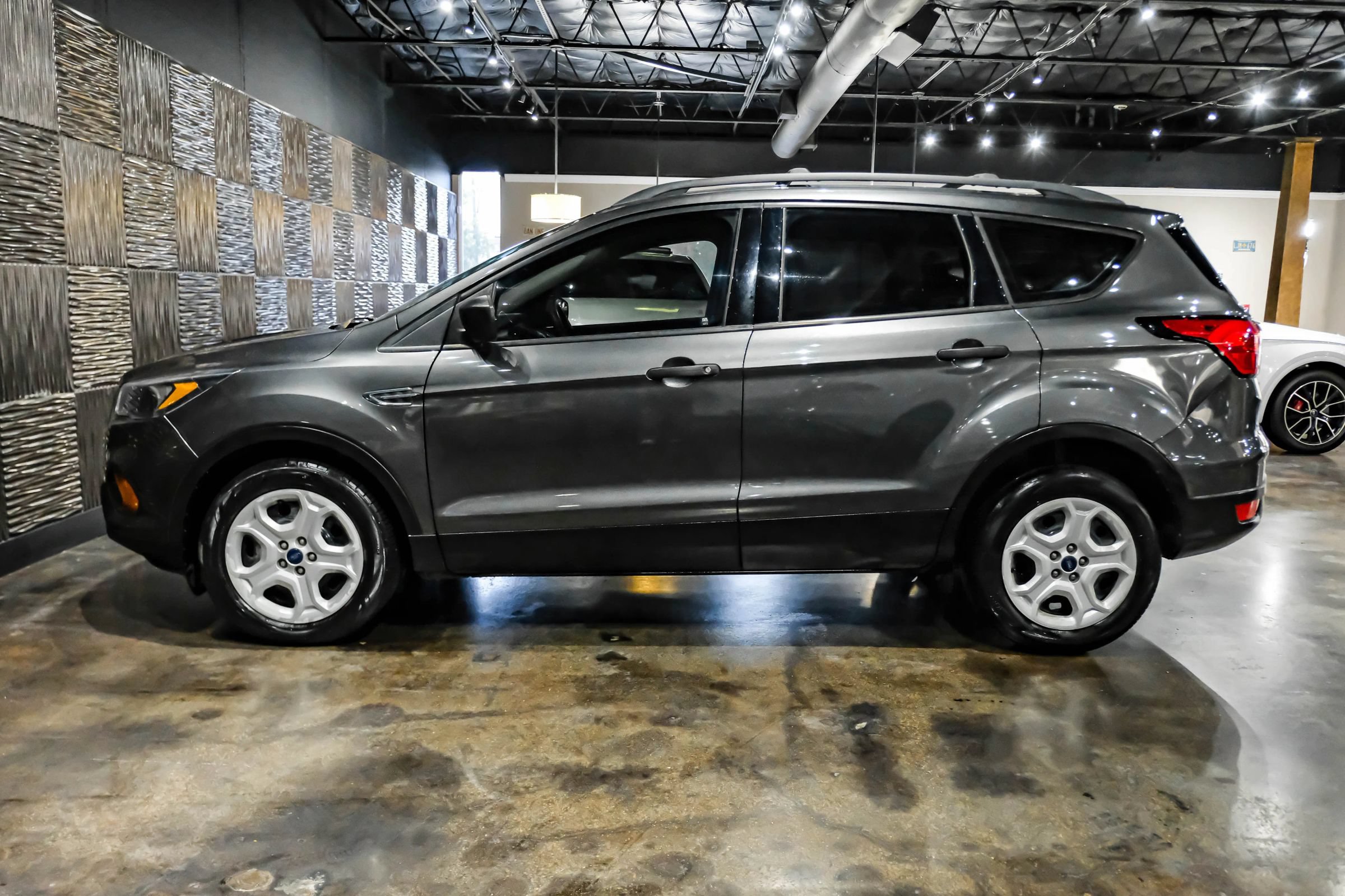 Used 2019 Ford Escape S FWD image 11
