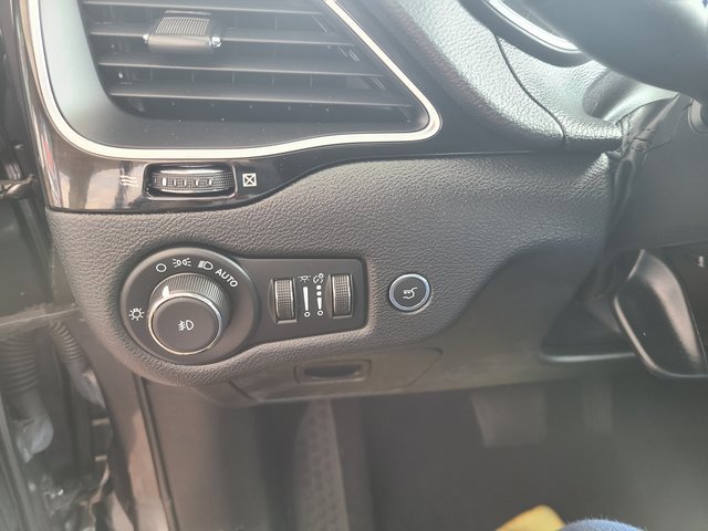 New 2023 Jeep Cherokee Altitude Lux image 12