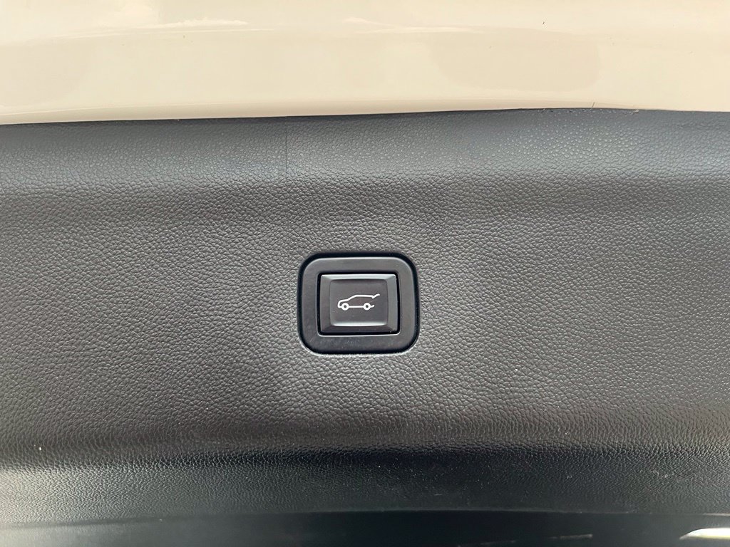 Used 2022 Buick Enclave Essence w/ Trailering Package, 5000 lbs. AWD/4WD image 8