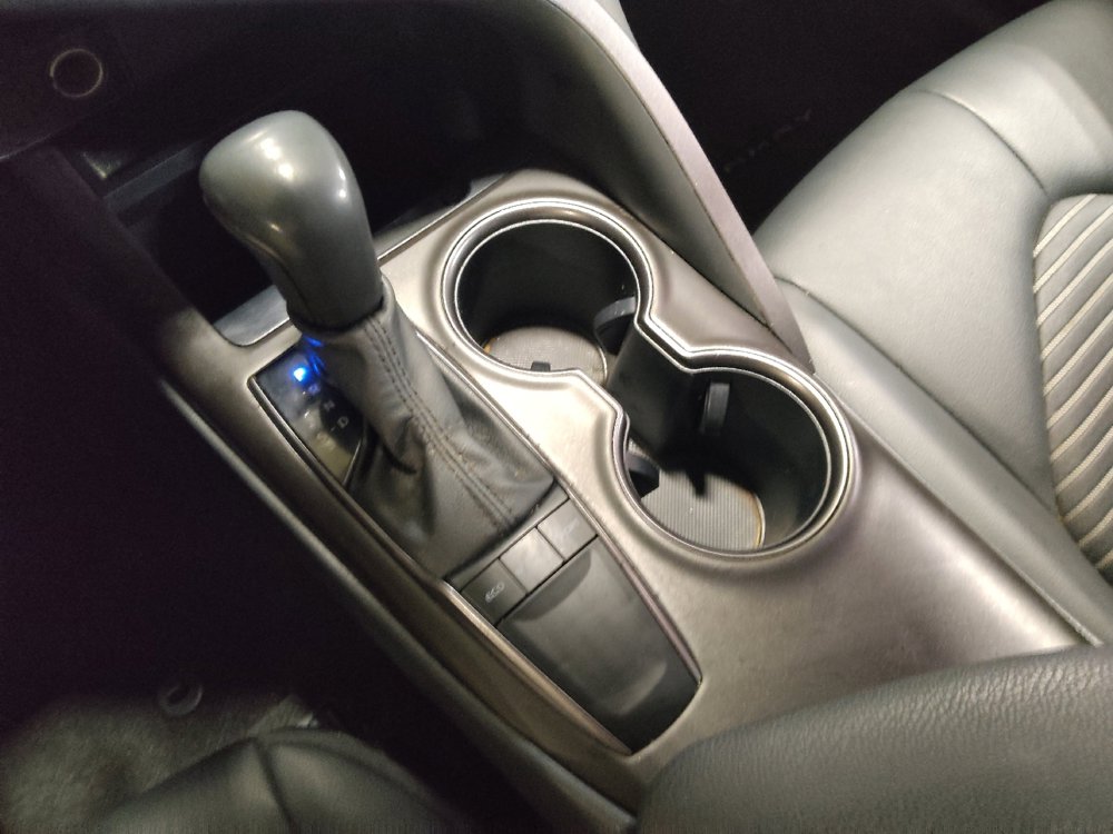 Used 2022 Toyota Camry SE FWD image 26