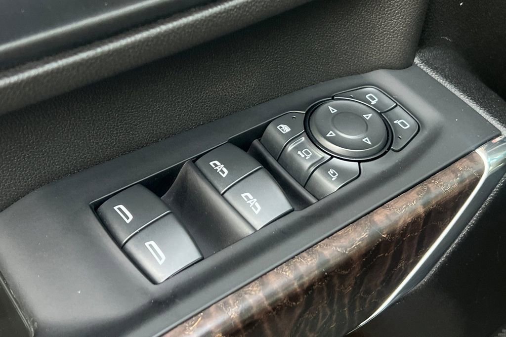 Used 2022 GMC Sierra 3500 Denali w/ Denali Black Diamond Edition image 13