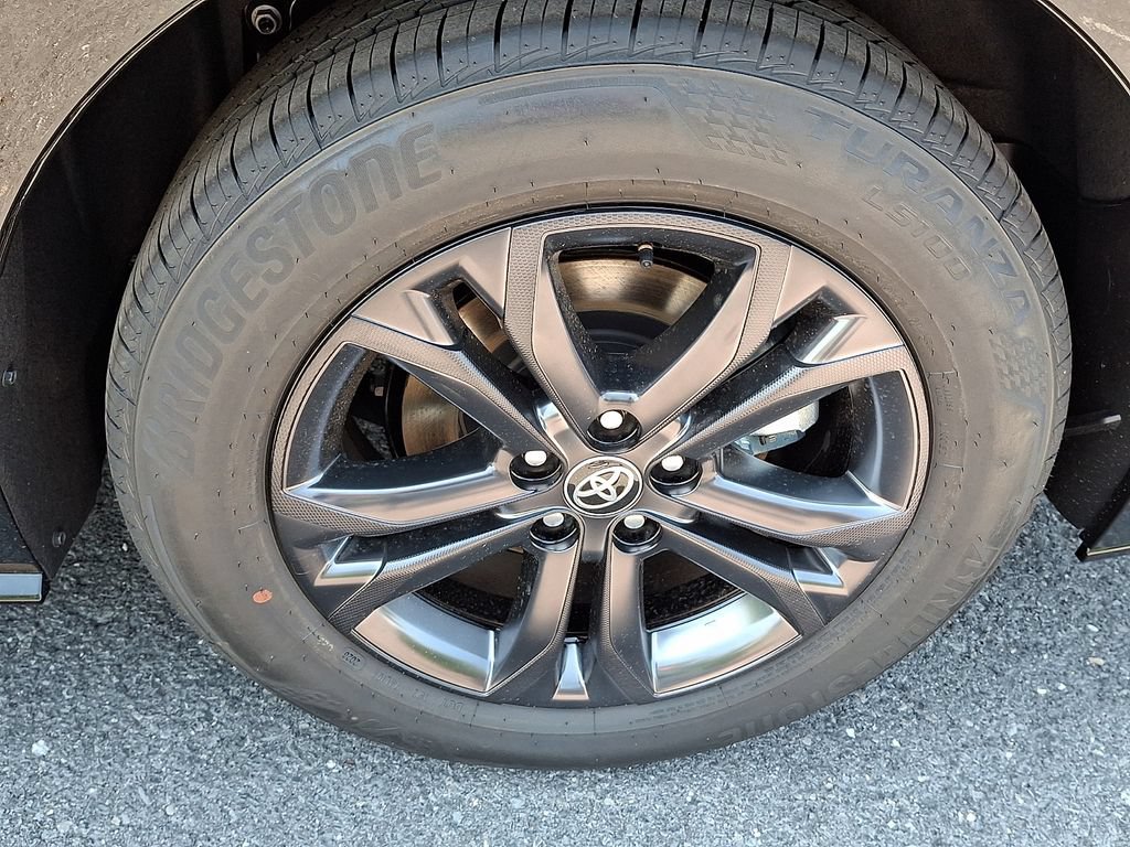 New 2026 Toyota Sienna XSE AWD/4WD image 5