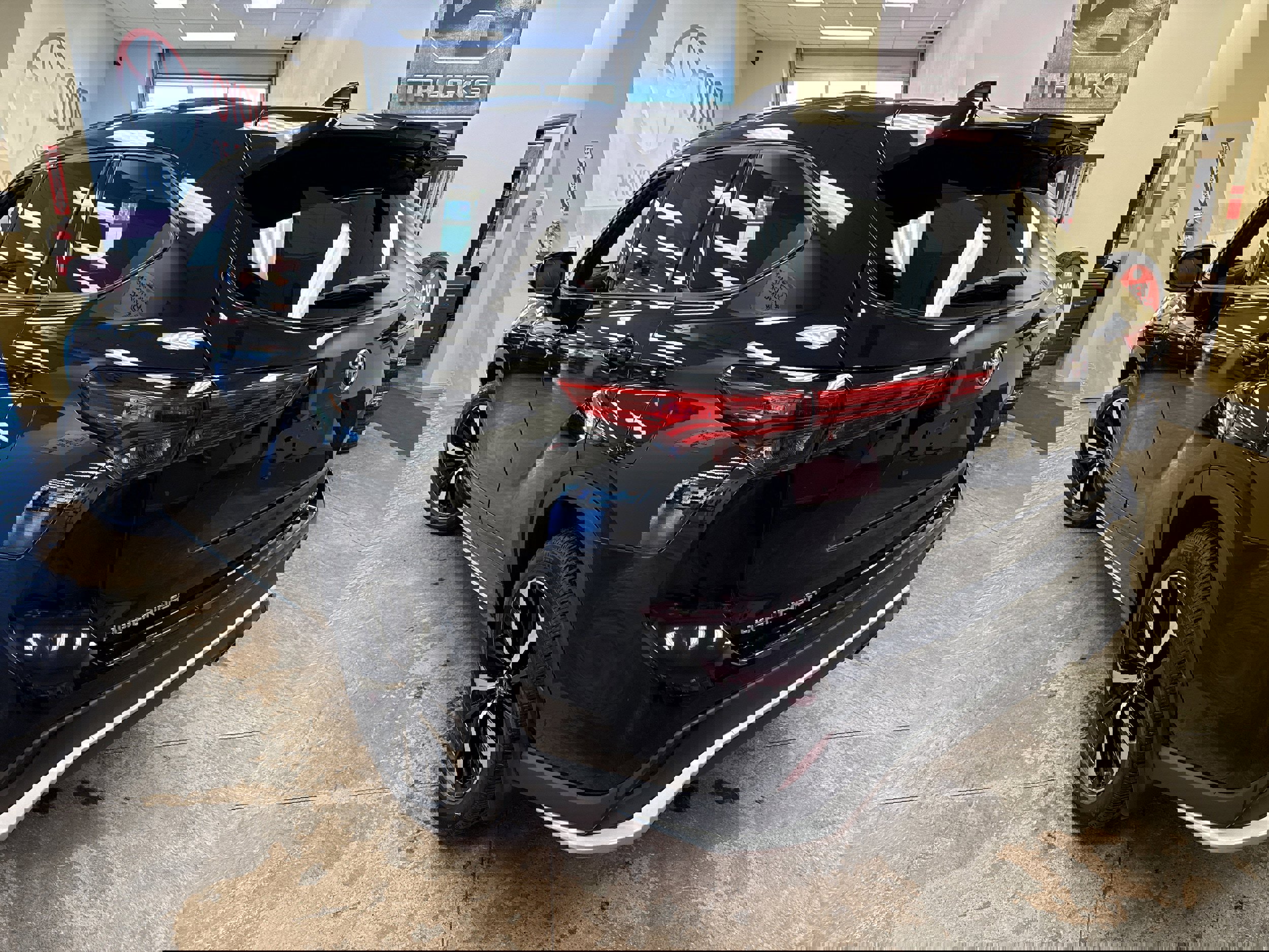 Used 2022 Toyota Highlander XSE image 9