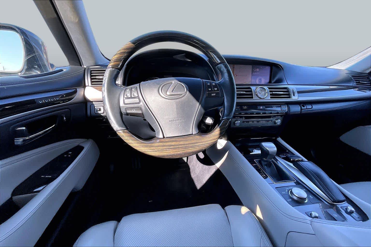 Used 2015 Lexus LS 460 AWD w/ Comfort Package image 6