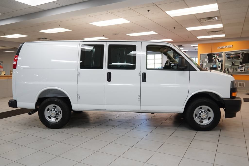 New 2026 Chevrolet Express 2500 RWD image 11
