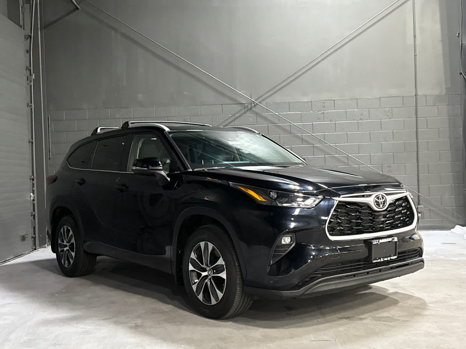 Used 2023 Toyota Highlander XLE