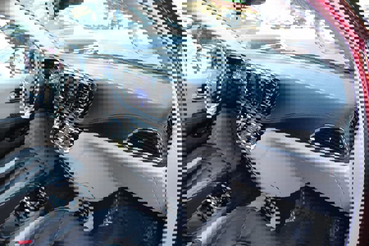 Used 2017 Chrysler Pacifica Platinum image 23