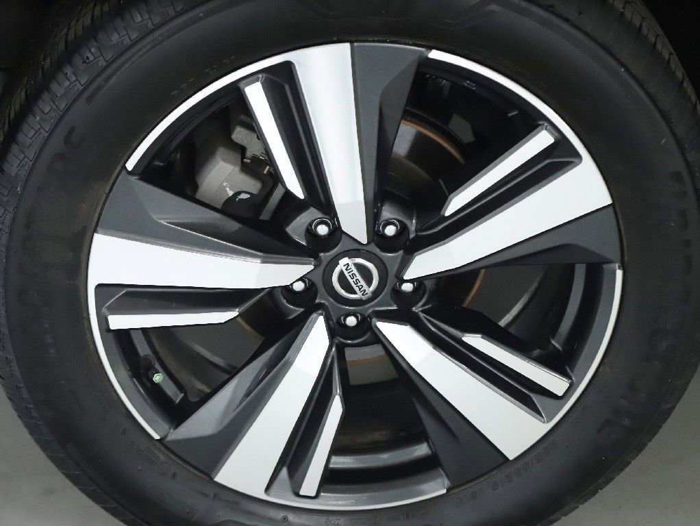 Used 2021 Nissan Rogue Platinum image 12