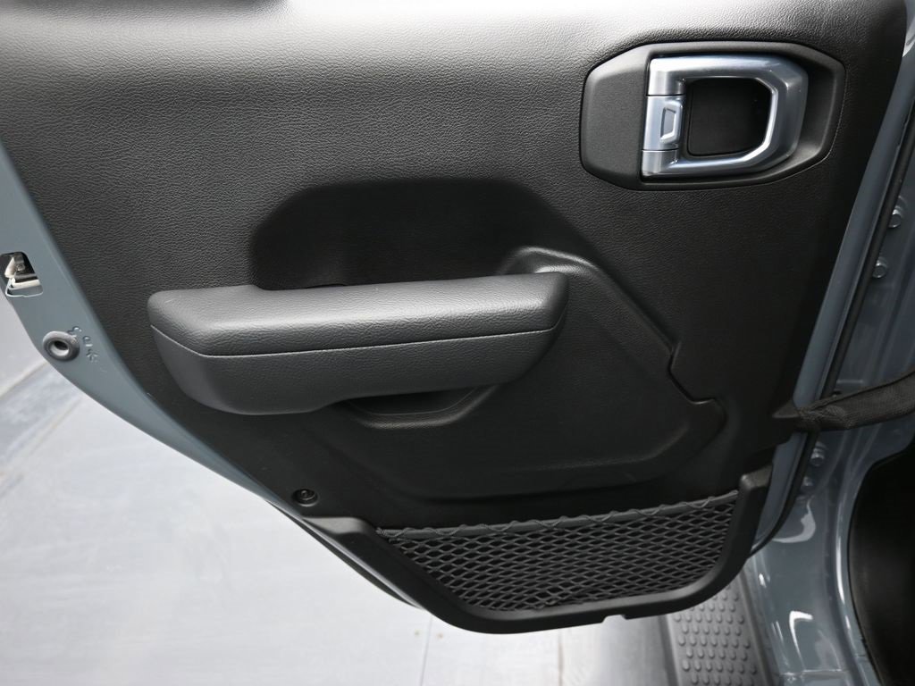 Used 2024 Jeep Wrangler Unlimited w/ Convenience Group image 12