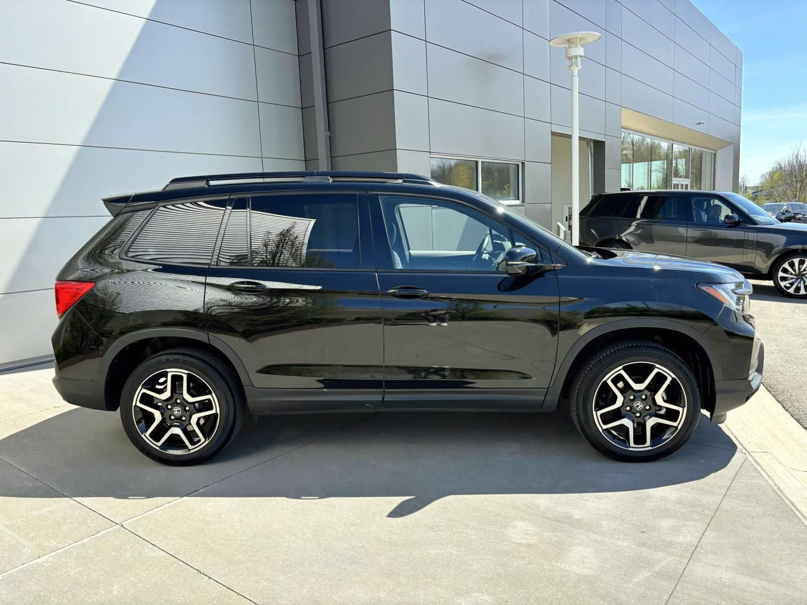 Used 2023 Honda Passport Elite image 4