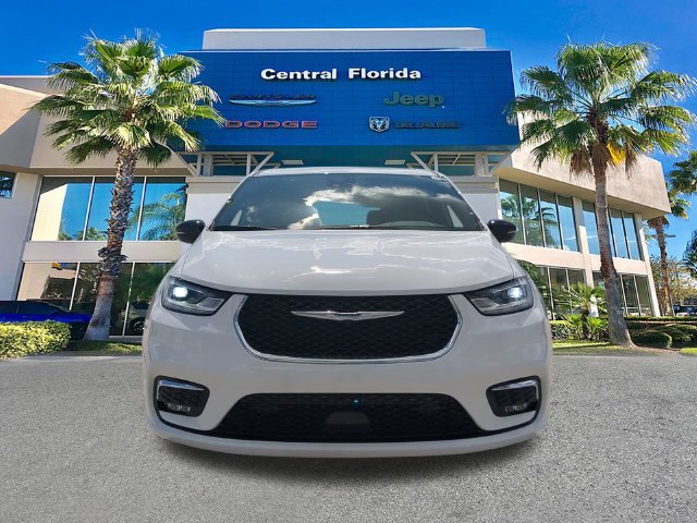 New 2026 Chrysler Pacifica Select FWD image 3
