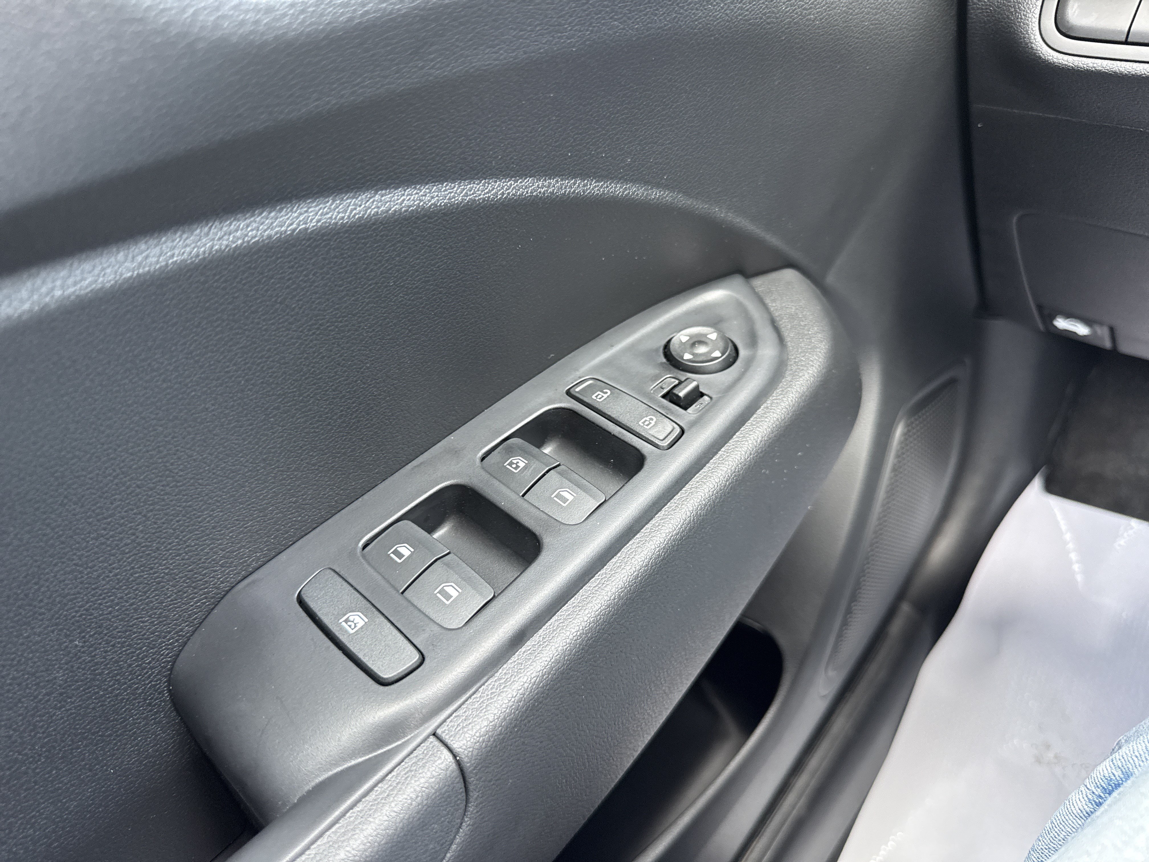New 2026 Hyundai Venue SEL FWD image 16