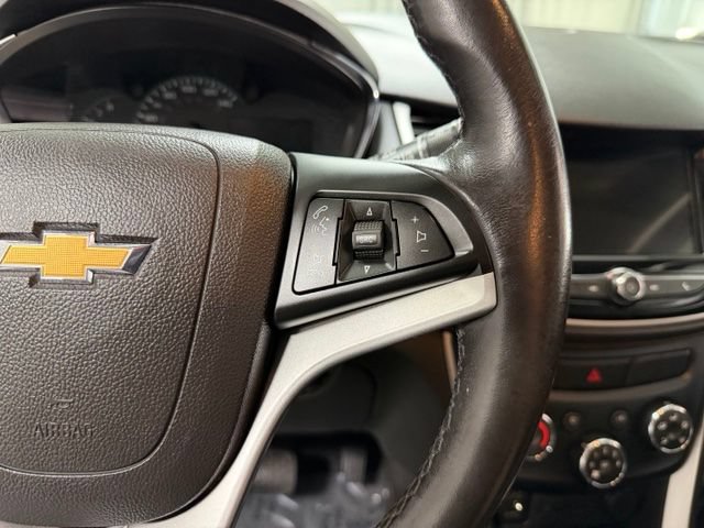 Used 2019 Chevrolet Trax LT w/ LT Convenience Package AWD/4WD image 14
