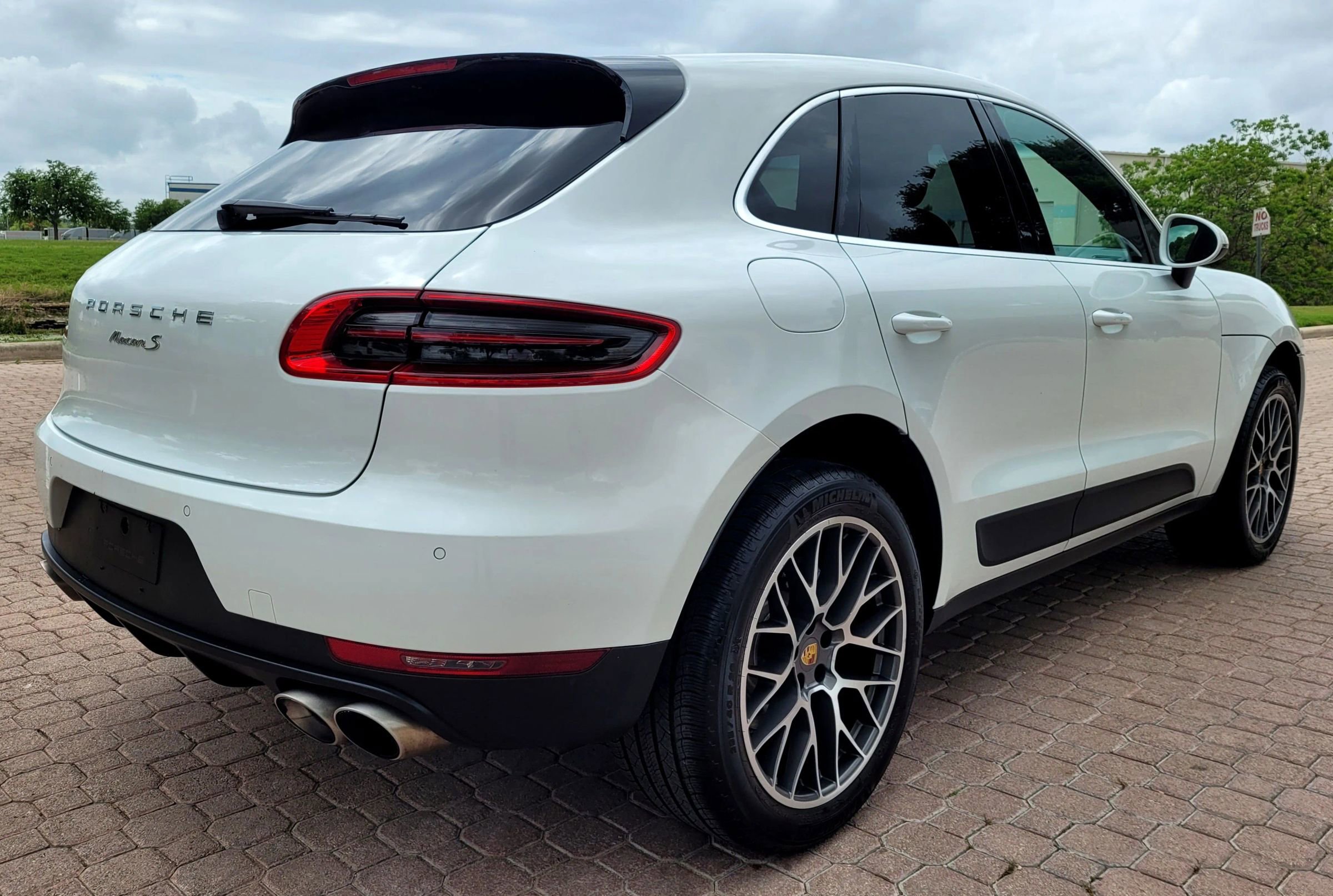 Used 2015 Porsche Macan S image 7