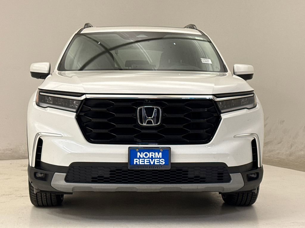 Certified 2025 Honda Pilot Elite image 3