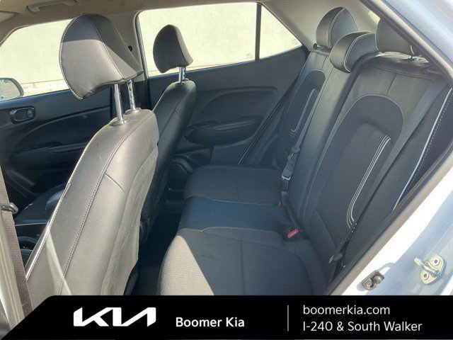 Used 2024 Hyundai Venue Limited image 13
