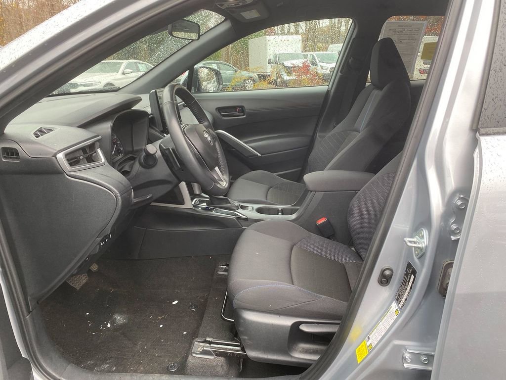 Used 2024 Toyota Corolla Cross SE image 12
