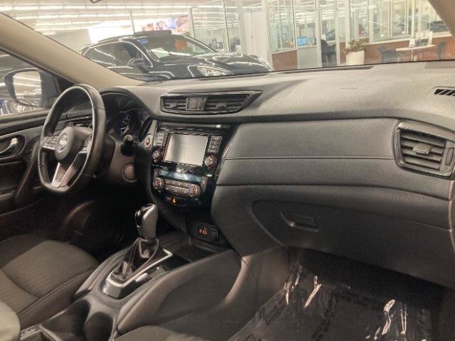 Used 2020 Nissan Rogue SV AWD/4WD image 13