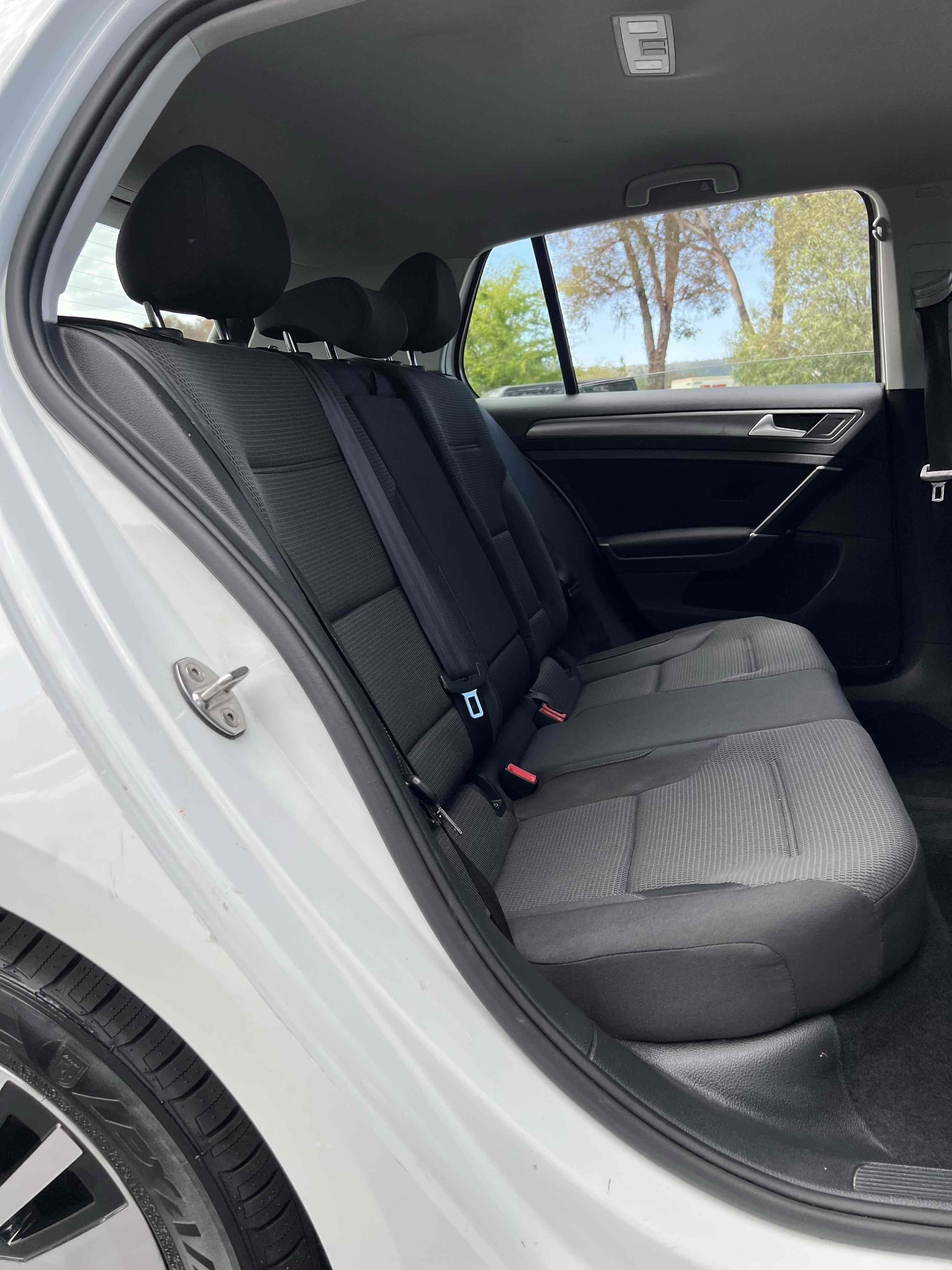 Used 2019 Volkswagen e-Golf SE w/ Driver Assistance Package image 40