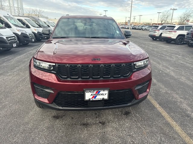 New 2025 Jeep Grand Cherokee Altitude w/ Trailer Tow Package AWD/4WD image 14