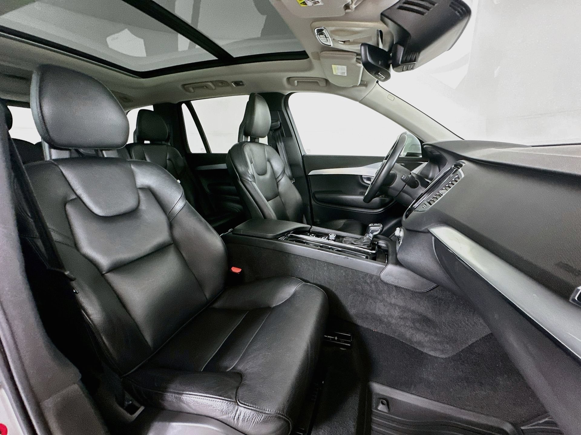 Used 2018 Volvo XC90 T5 Momentum w/ Convenience Package FWD image 32