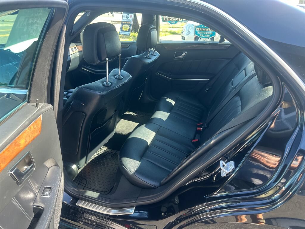 Used 2014 Mercedes-Benz E 550 4MATIC Sedan image 11