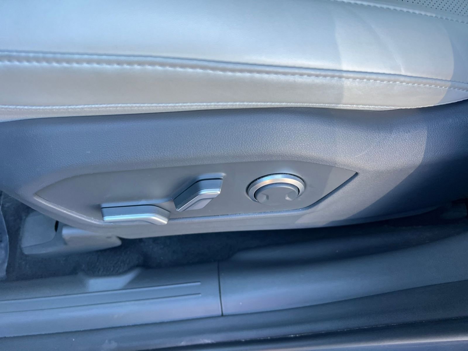 Used 2025 Hyundai Santa Fe SEL image 24