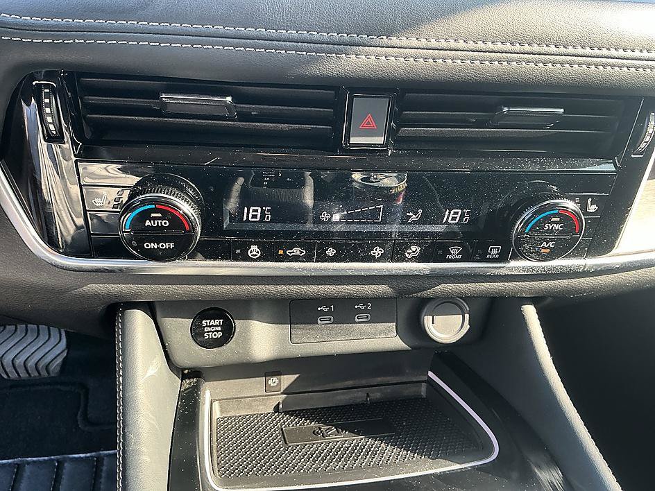 Certified 2025 Nissan Rogue Platinum AWD/4WD image 18