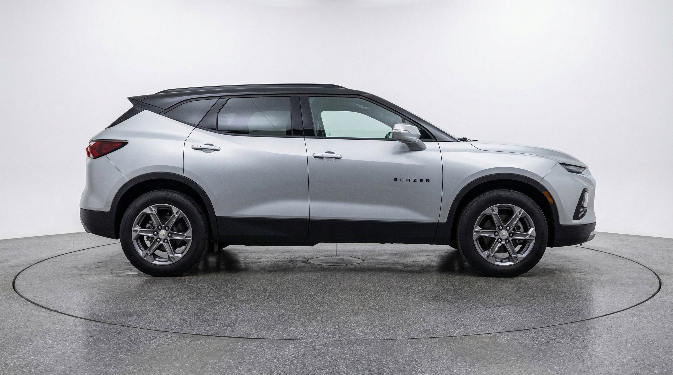 Used 2025 Chevrolet Blazer LT FWD image 11