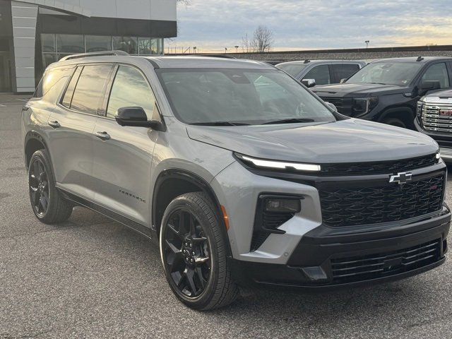 Certified 2024 Chevrolet Traverse RS w/ LPO, Floor Liner Package image 7