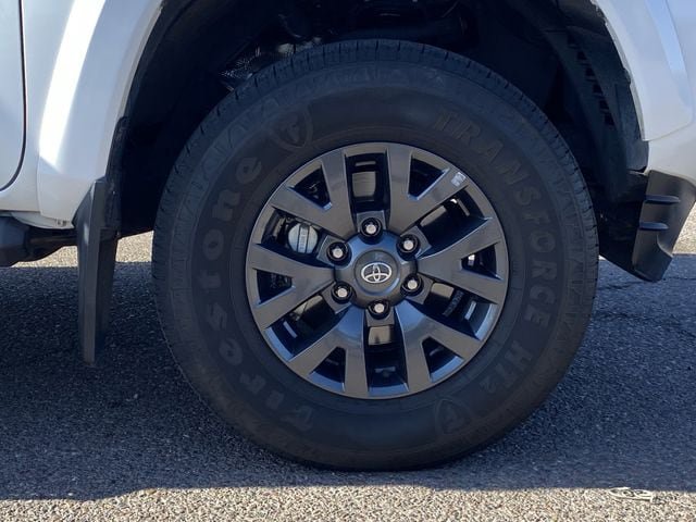 Used 2022 Toyota Tacoma SR5 RWD image 11