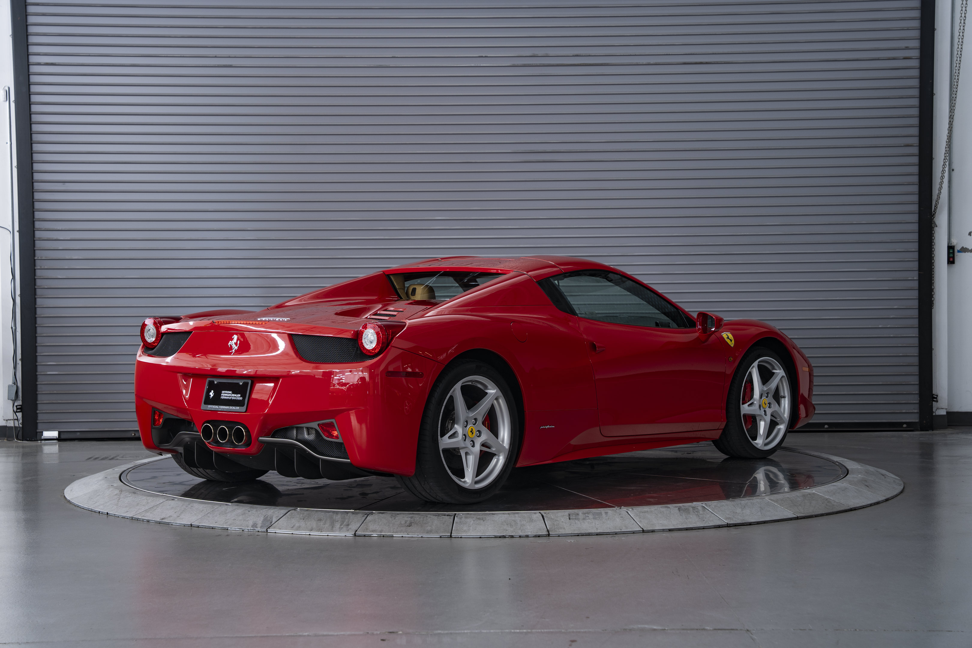 Used 2012 Ferrari 458 Spider RWD image 11