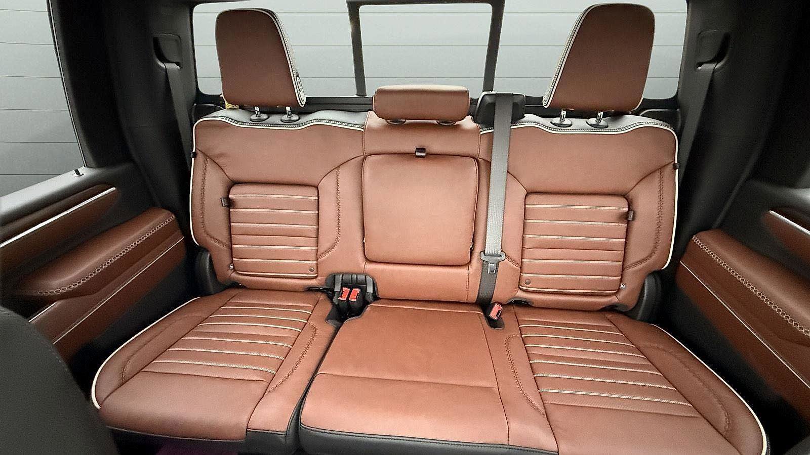 New 2025 GMC Sierra 3500 Denali Ultimate image 9