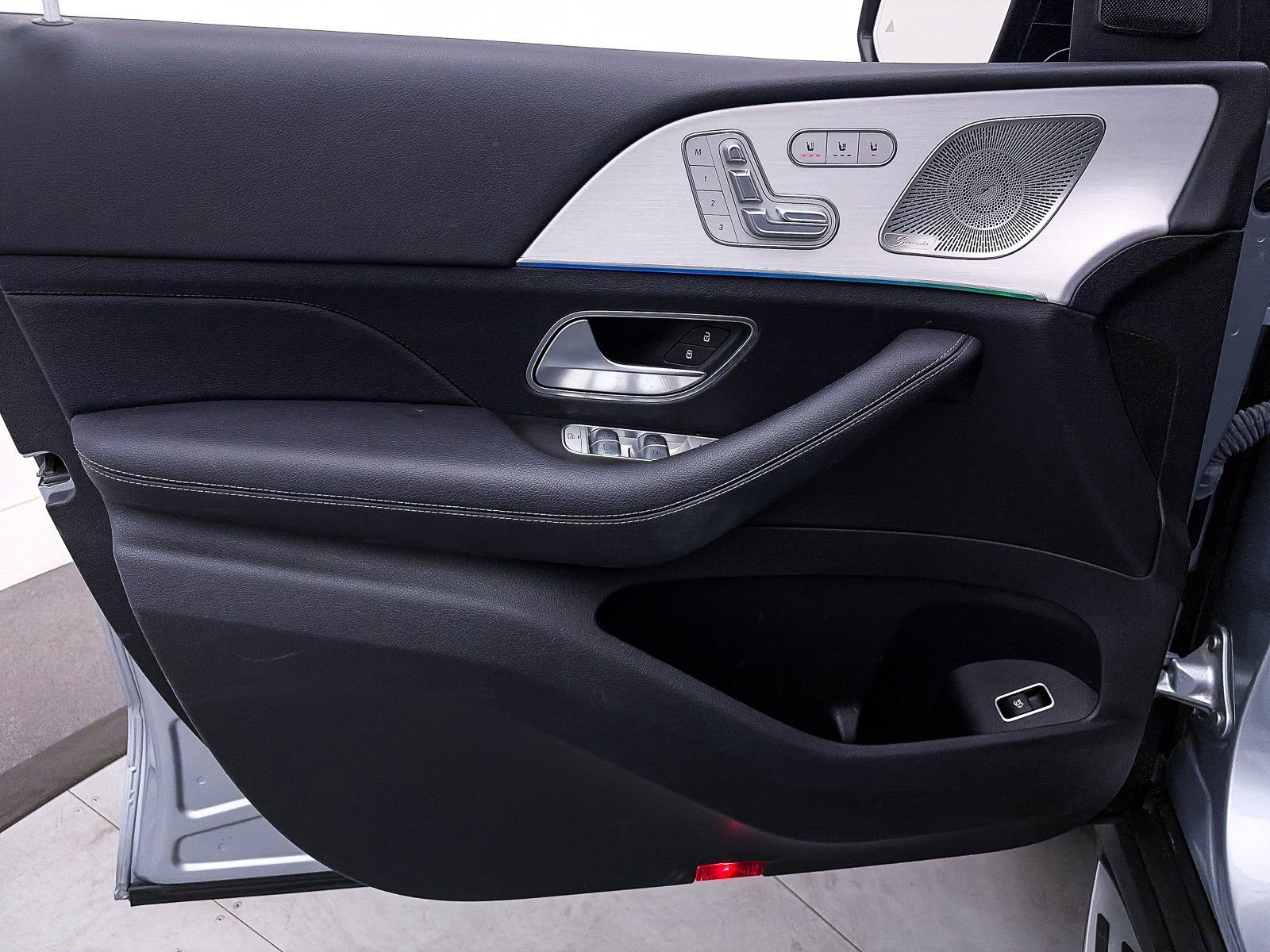 Used 2023 Mercedes-Benz GLE 450 4MATIC w/ AMG Line Exterior image 19