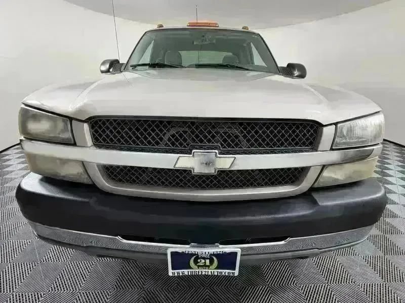 Used 2004 Chevrolet Silverado 3500 2WD Crew Cab image 3