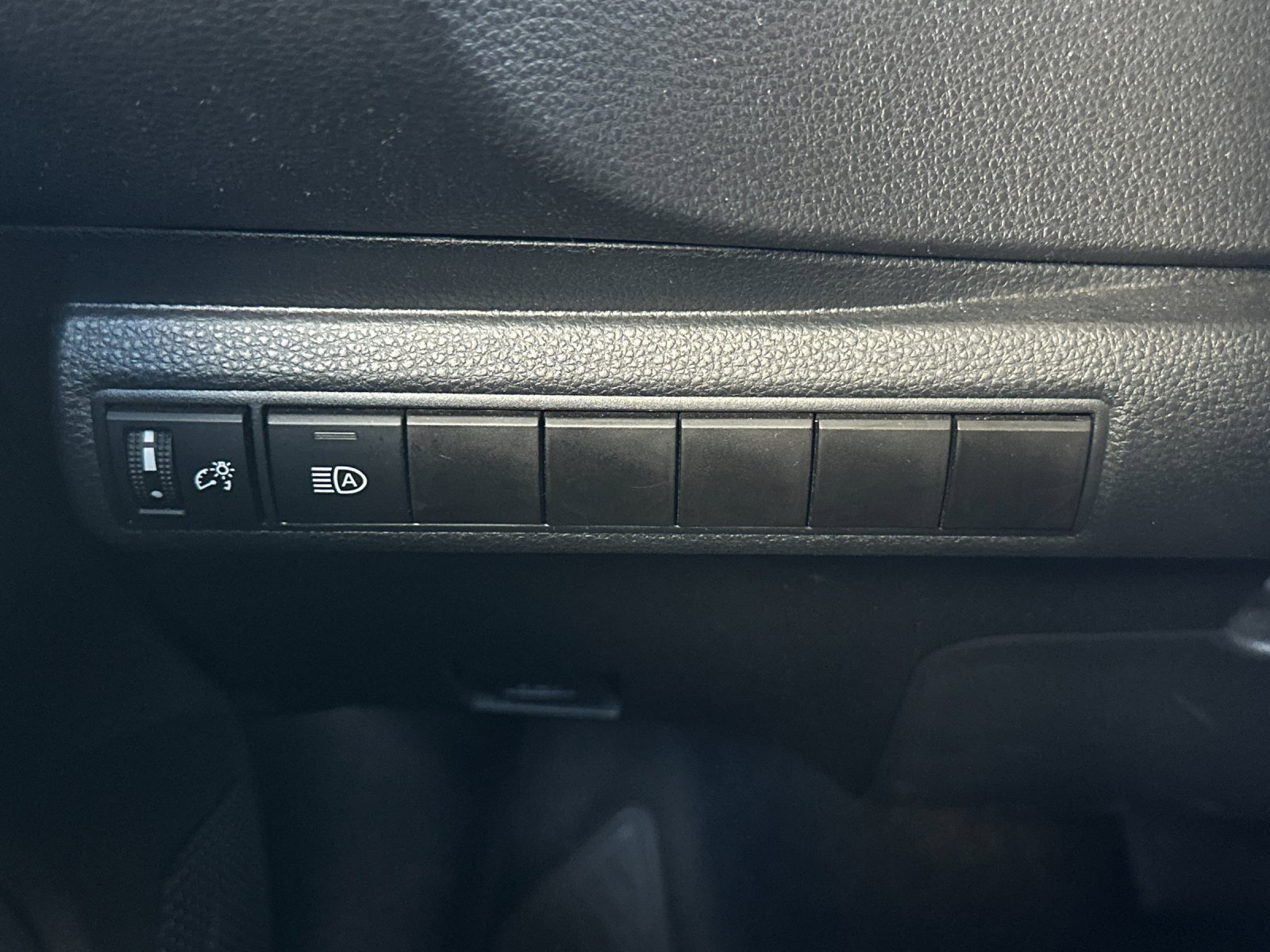 Used 2024 Toyota Corolla LE image 25