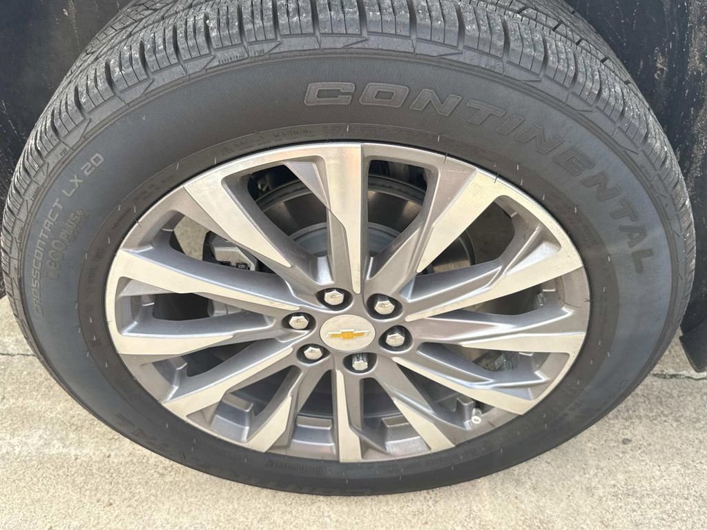 Used 2023 Chevrolet Traverse Premier AWD/4WD image 9