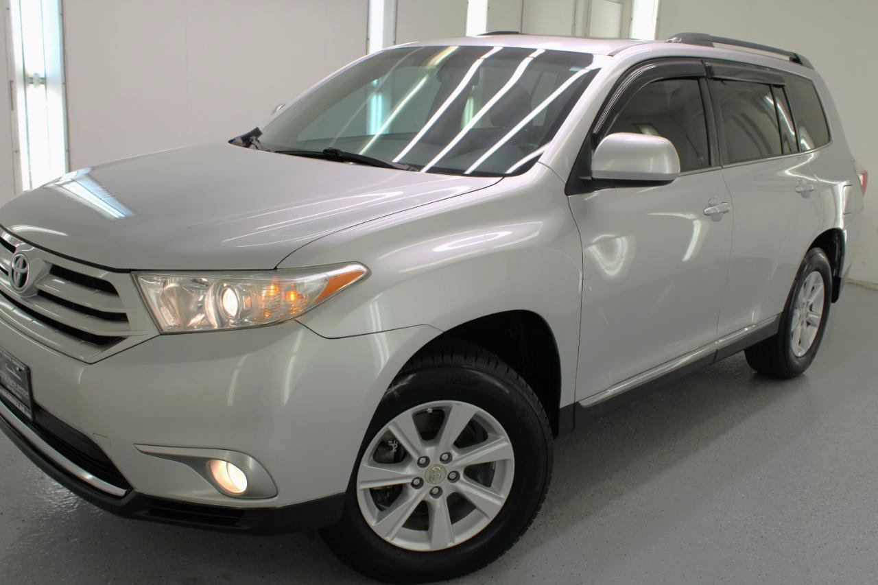 Used 2011 Toyota Highlander SE w/ Tow Pkg FWD image 13
