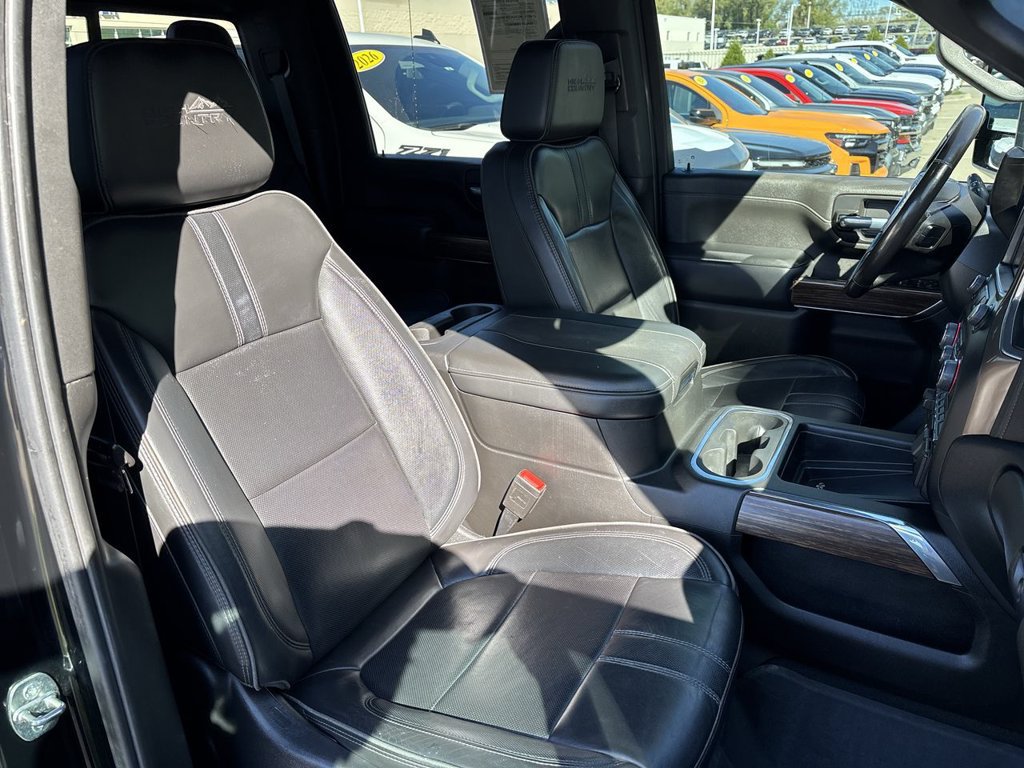 Used 2023 Chevrolet Silverado 3500 High Country AWD/4WD image 28