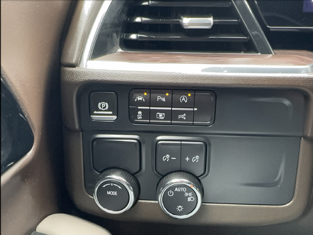 Used 2025 Chevrolet Tahoe LT RWD image 46