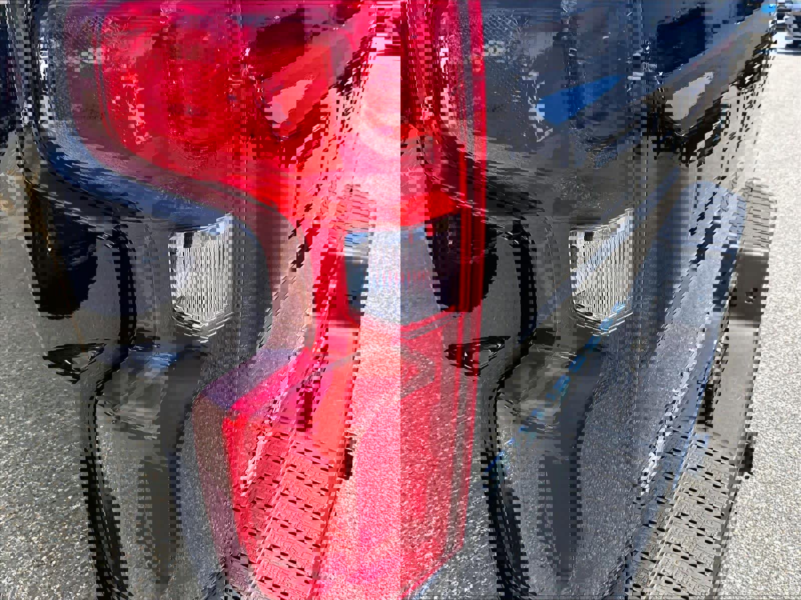 Used 2022 Chevrolet Silverado 1500 High Country w/ Technology Package image 31