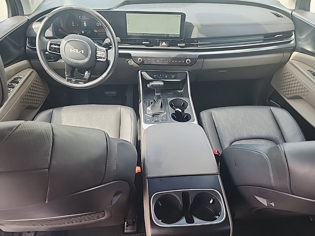 Used 2025 Kia Carnival image 12