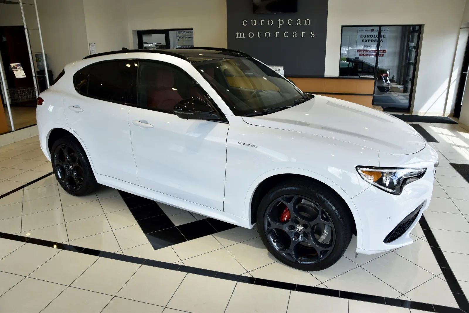 Used 2022 Alfa Romeo Stelvio Veloce image 7