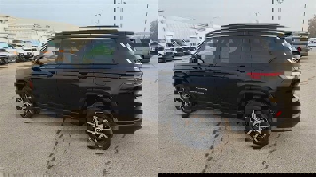 Used 2025 Jeep Grand Cherokee L Limited image 38